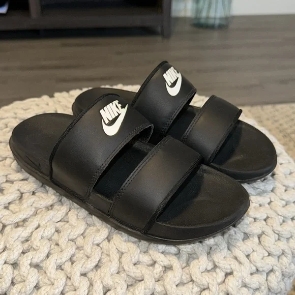 Women’s Nike sandals - Picture 2 of 3